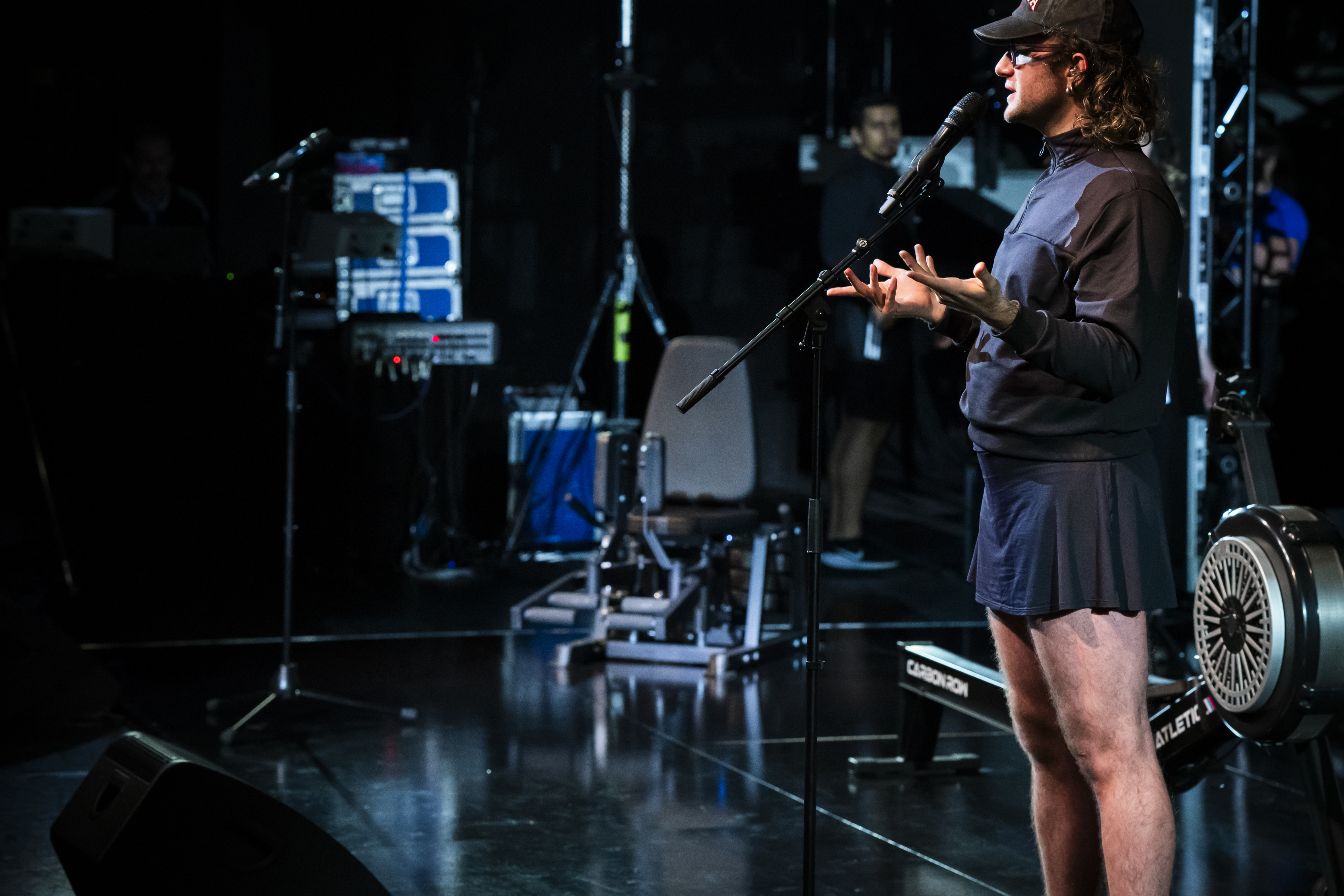SWEAT. Songs of Push and Pull. Adaption at Pina Bausch Center Wuppertal (November 2025), Thaddäus Maria Jungmann adressing the audience