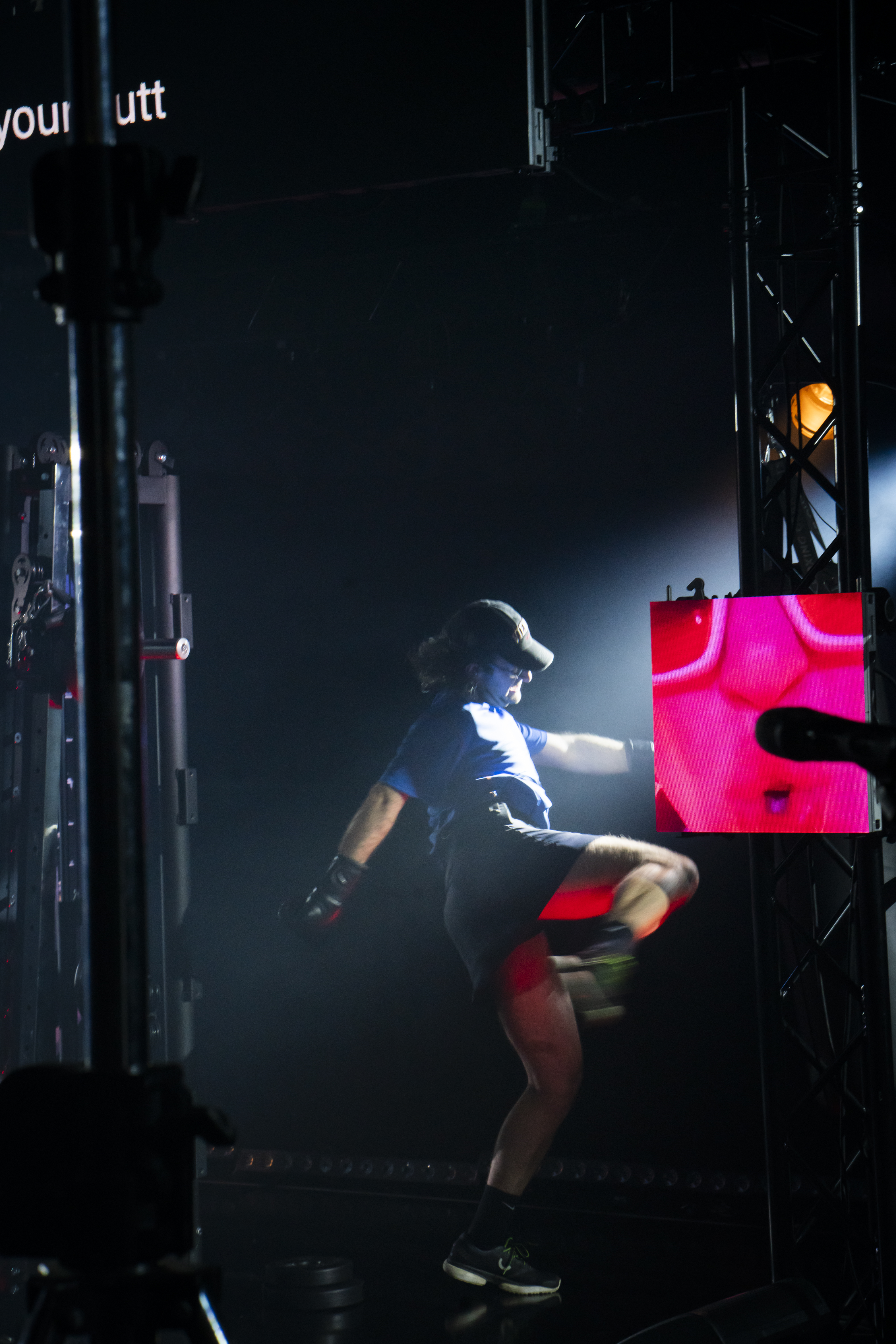 SWEAT. Songs of Push and Pull. Adaption at Pina Bausch Center Wuppertal (November 2025), Thaddäus Maria Jungmann, Bush.Ida (Vocals on Video)